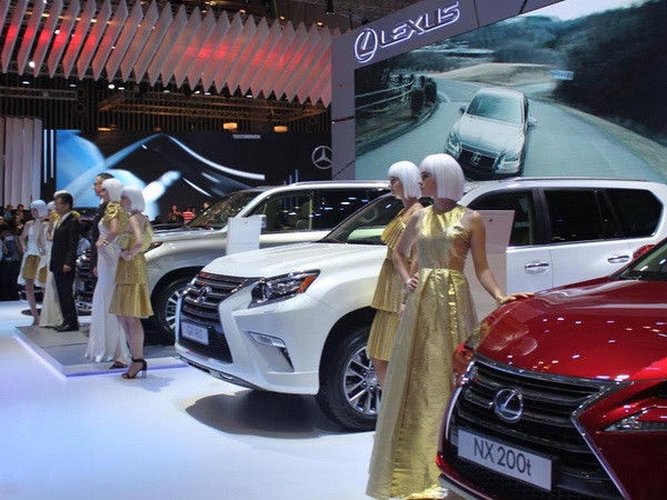 Lexus trưng bày 6 mẫu xe mới tại Triển lãm ôtô Việt Nam 2015 ảnh 1