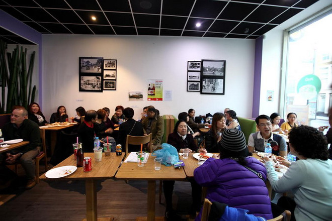 Giao lưu văn hóa "Mái ấm Việt" ấm tình người Việt tại Anh ảnh 1