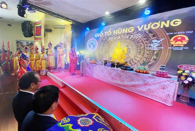 Trang trọng lễ tưởng nhớ các Vua Hùng tại Cộng hòa Séc ảnh 1