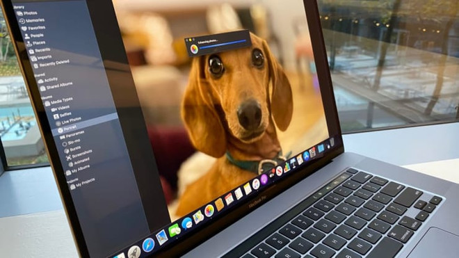 Mẫu máy tính MacBook Pro. (Nguồn: CNBC) Máy Mac mới chạy bộ xử lý do Apple tự phát triển ra mắt vào 2021? ảnh 1