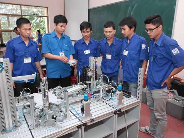 Trường cao đẳng Anh hỗ trợ tỉnh Kiên Giang đào tạo nghề ảnh 1