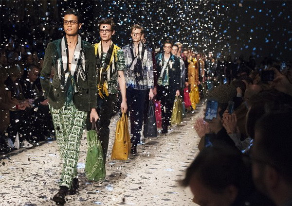 Toàn cảnh buổi diễn Burberry Prorsum Nam Thu Đông 2015 - 2016 ảnh 8