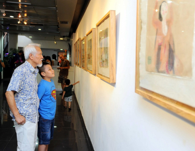 Khắc họa vẻ đẹp Thủ đô qua triển lãm tranh “Sắc màu Hà Nội” ảnh 1