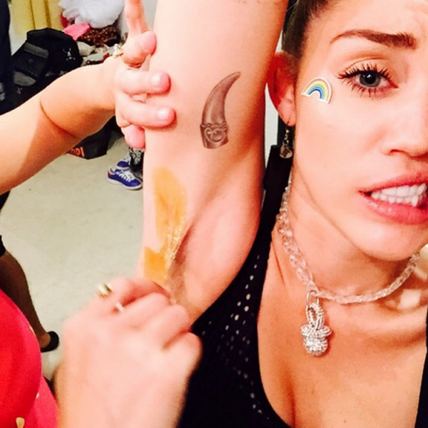 Những bức ảnh quý hiếm tiết lộ bí mật "hóa thiên nga" của sao ảnh 1