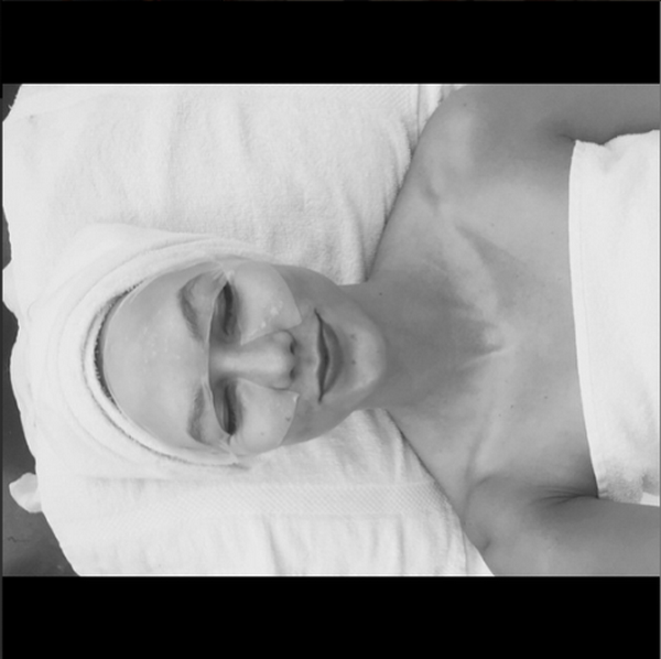 Những bức ảnh quý hiếm tiết lộ bí mật "hóa thiên nga" của sao ảnh 9