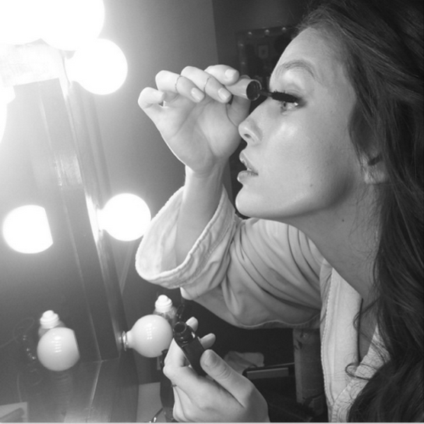 Những bức ảnh quý hiếm tiết lộ bí mật "hóa thiên nga" của sao ảnh 15