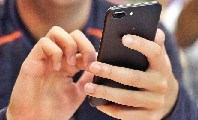 Dân Hàn Quốc lo sợ phụ thuộc quá nhiều vào điện thoại thông minh ảnh 1