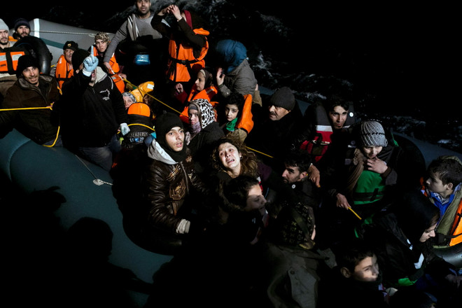 Lật thuyền ngoài khơi Hy Lạp khiến 12 người di cư thiệt mạng ảnh 1