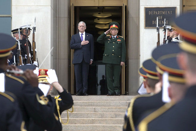 Bộ trưởng Quốc phòng Việt, Mỹ thống nhất tàu sân bay Mỹ thăm Việt Nam ảnh 1