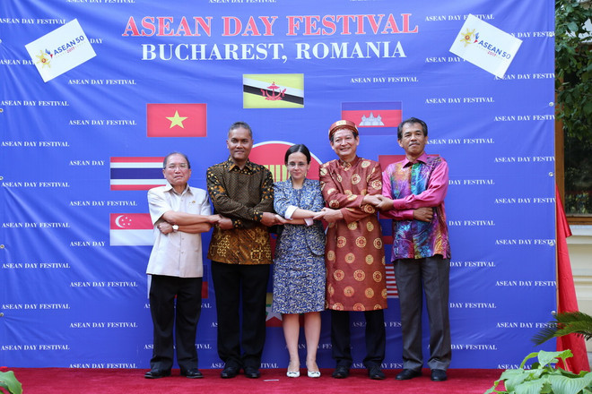 ASEAN - yếu tố tác động tích cực đến hòa bình ở khu vực và thế giới ảnh 1