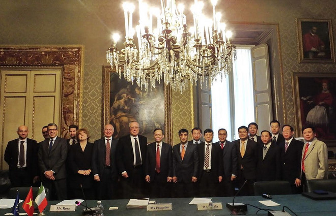 Đoàn Việt Nam tham khảo kinh nghiệm ổn định tiền tệ từ Italy ảnh 1