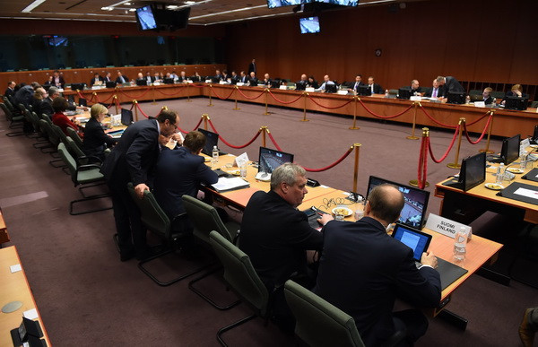 EU cho Ukraine vay 2 tỷ USD và để ngỏ khả năng tăng viện trợ ảnh 1