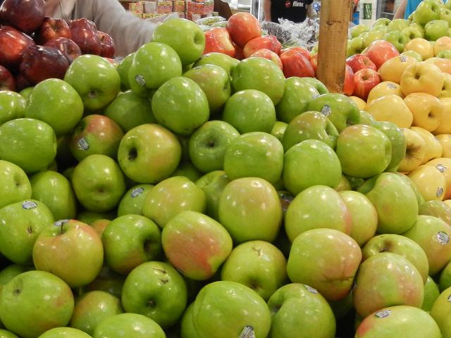 Indonesia cấm bán táo nhập khẩu từ Mỹ do lo ngại vi khuẩn ảnh 1