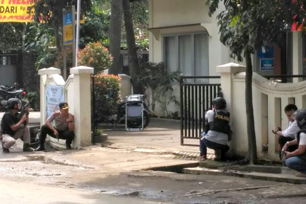 Cảnh sát Indonesia bắt giữ thủ phạm đánh bom ở Bandung ảnh 1