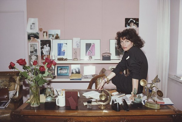 Những bức ảnh kể chuyện "tiến hóa" của thời trang công sở ảnh 23