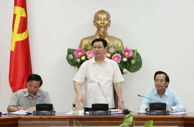 Phó Thủ tướng Vương Đình Huệ phát biểu tại cuộc họp. (Ảnh: Phương Hoa/TTXVN) Phó Thủ tướng: Không để các xã “chạy” vào danh mục xã khó khăn ảnh 1