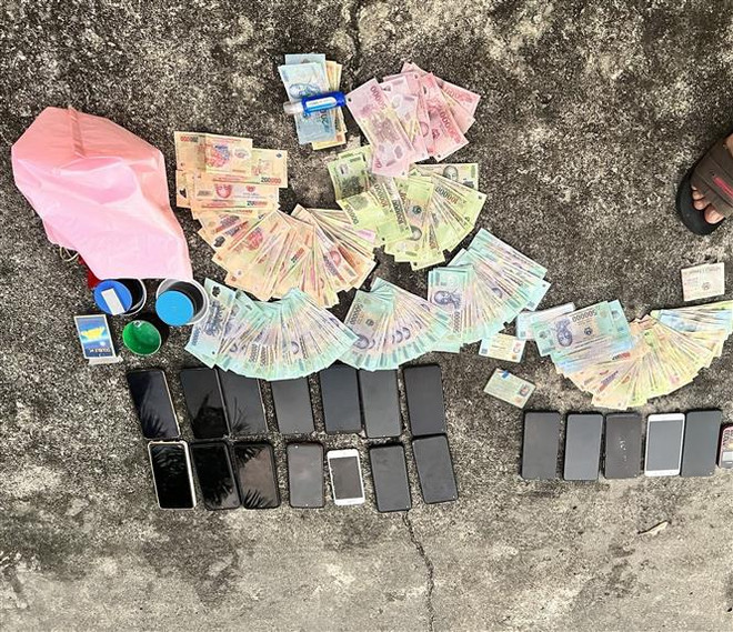 Tây Ninh: Liên tục triệt phá các vụ đá gà qua mạng, cá độ bóng đá ảnh 2