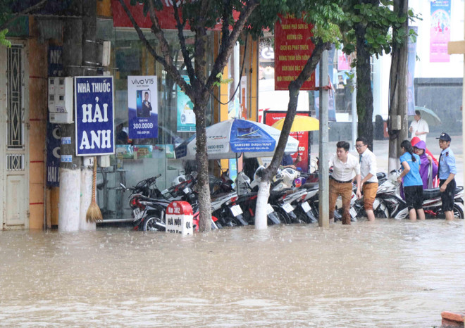 Mưa dông ở Bắc Bộ và Hà Nội kéo dài dến hết ngày 2/6 ảnh 1