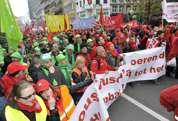 Người lao động Bỉ biểu tình phản đối chính sách kinh tế khắc khổ ảnh 1