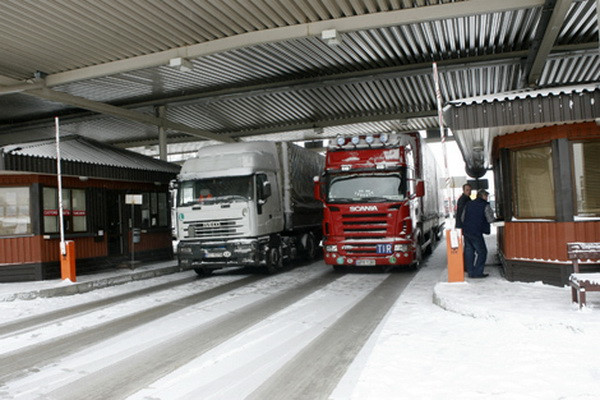 Ôtô và xe tải của Litva hầu như không được phép vào Nga ảnh 1