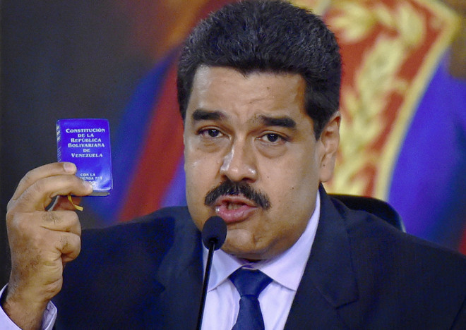 Phe đối lập ở Venezuela thu 2,5 triệu chữ ký để bãi nhiệm Tổng thống ảnh 1