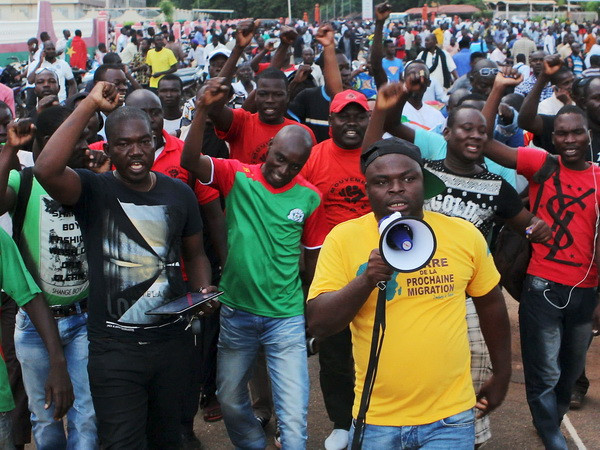 Đảo chính ở Burkina Faso tước bỏ chức vụ Tổng thống lâm thời ảnh 1