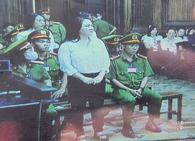 Bị cáo Nguyễn Phương Hằng tại phiên tòa sáng 21/9. (Ảnh chụp qua màn hình) Vụ Nguyễn Phương Hằng và đồng phạm: Bốn bị cáo xin giảm nhẹ hình phạt ảnh 1