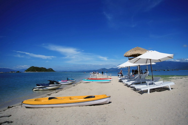 [Photo] Mê mẩn với con đường trên biển "hot nhất" mùa Hè này ảnh 8