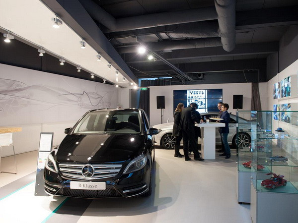 Australia tăng cường mua xe sang dù mức sống tiêu chuẩn giảm ảnh 1