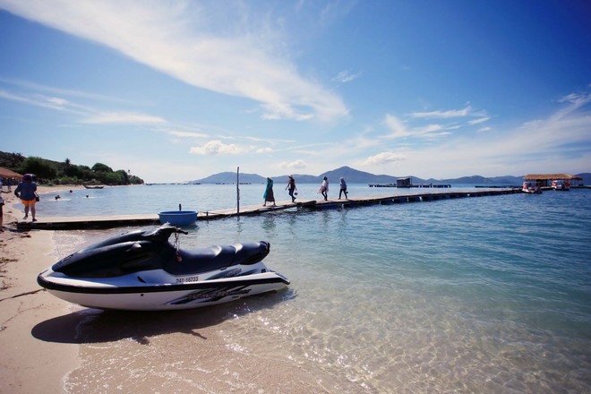 [Photo] Mê mẩn với con đường trên biển "hot nhất" mùa Hè này ảnh 9