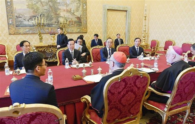 Chủ tịch nước Võ Văn Thưởng gặp Thủ tướng Toà thánh Vatican, Hồng y Pietro Parolin, tháng 72023. (Ảnh: TTXVN phát) viet-nam-vatican-2-5119.jpg