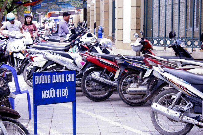 Hà Nội phát hiện, xử lý nhiều bãi xe vi phạm trong dịp Tết Dương lịch ảnh 1