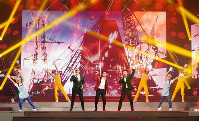 "Tỏa sáng" chương trình nghệ thuật tôn vinh thành phố mang tên Bác ảnh 2