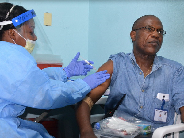 Sierra Leone bắt đầu 42 ngày đếm ngược để công bố hết dịch Ebola ảnh 1