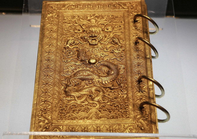 Bảo vật hoàng cung triều Nguyễn trở về Huế sau hơn nửa thế kỷ ảnh 1