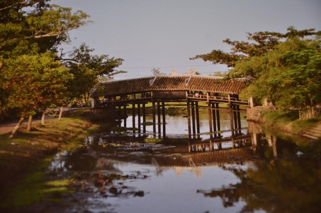 "Huế - thành phố của những phiến đá nhỏ lệ" qua lăng kính Pháp ảnh 2