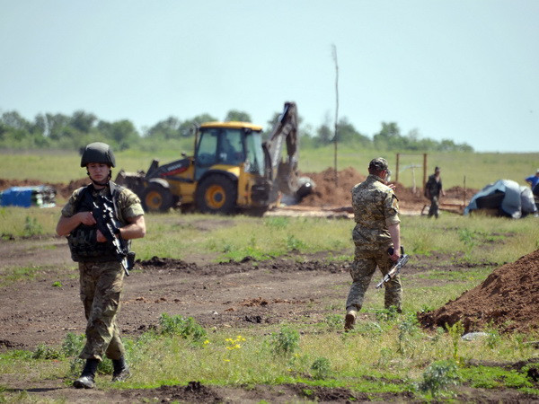 Ukraine thông qua dự luật cho phép triển khai binh sỹ nước ngoài ảnh 1