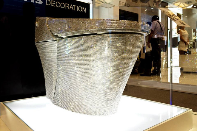 [Photo] Chiêm ngưỡng chiếc bồn cầu đắt giá nhất hành tinh ảnh 1