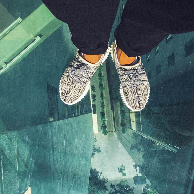 Đi tìm lý do Kanye West "hốt bạc" với những thiết kế của mình ảnh 3