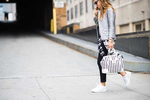 Nhìn xu hướng, dọn tủ đồ sẵn sàng cho mùa Thu Đông đang tới gần ảnh 29