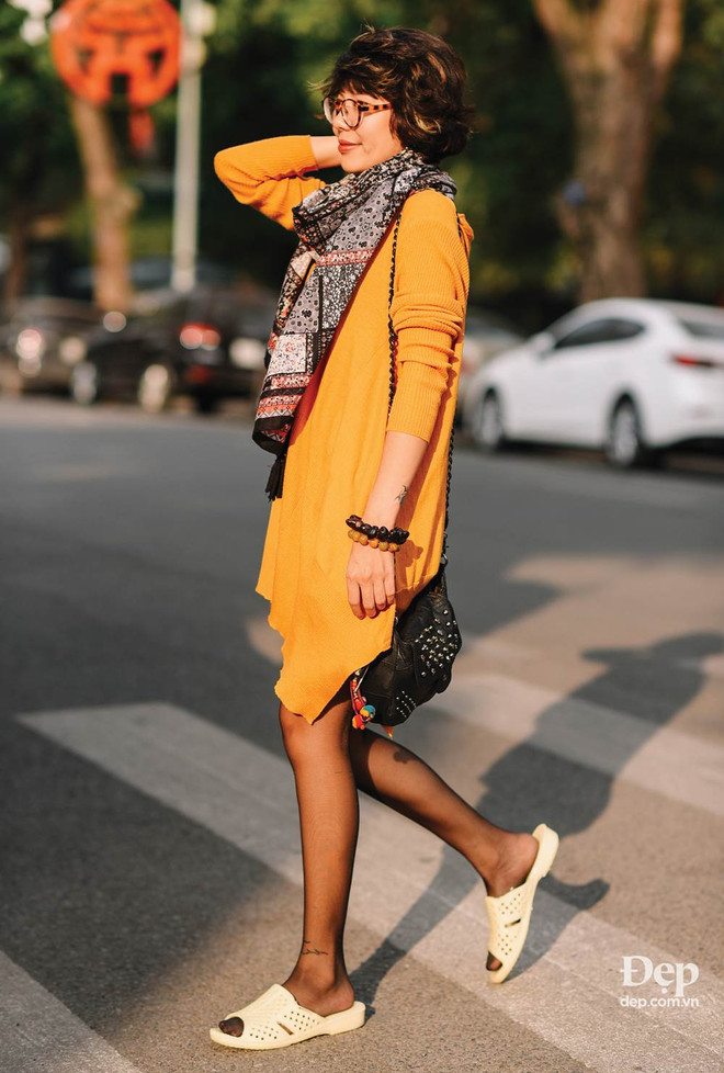 Dép tổ ong - "Phụ kiện" không bao giờ lỗi thời của fashonista Việt ảnh 3