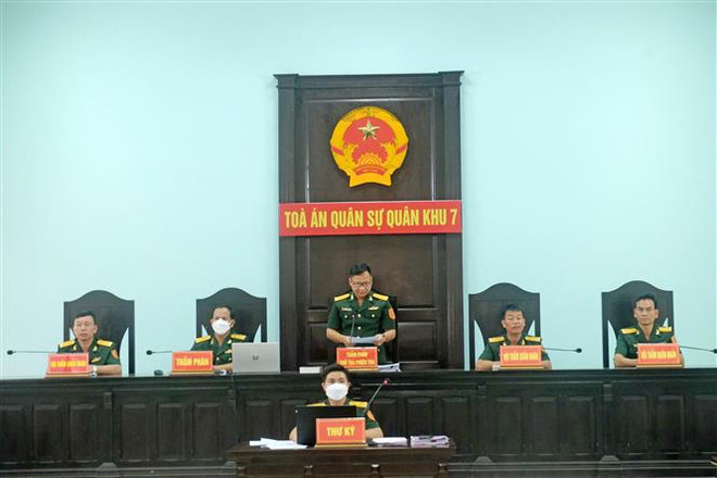 Vụ buôn lậu xăng: Hai cựu Thiếu tướng Cảnh sát biển lãnh 27 năm tù ảnh 1