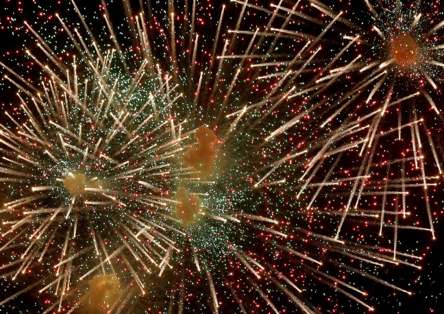 Nga và Crimea tưng bừng bắn pháo hoa ăn mừng sáp nhập ảnh 5