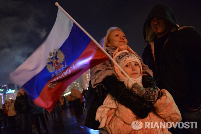 Nga và Crimea tưng bừng bắn pháo hoa ăn mừng sáp nhập ảnh 9