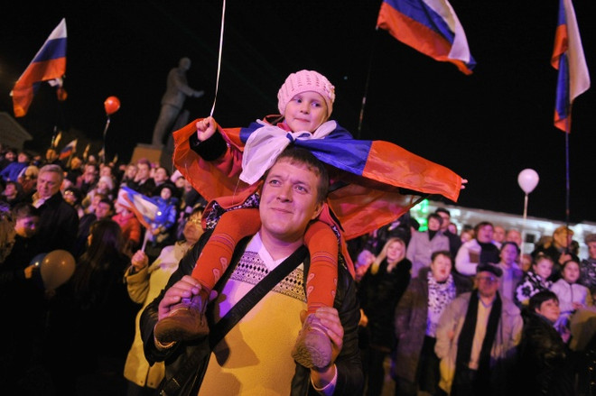 Nga và Crimea tưng bừng bắn pháo hoa ăn mừng sáp nhập ảnh 4