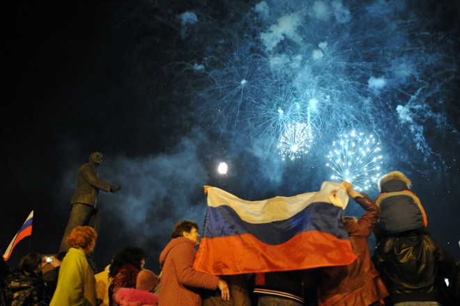 Nga và Crimea tưng bừng bắn pháo hoa ăn mừng sáp nhập ảnh 3