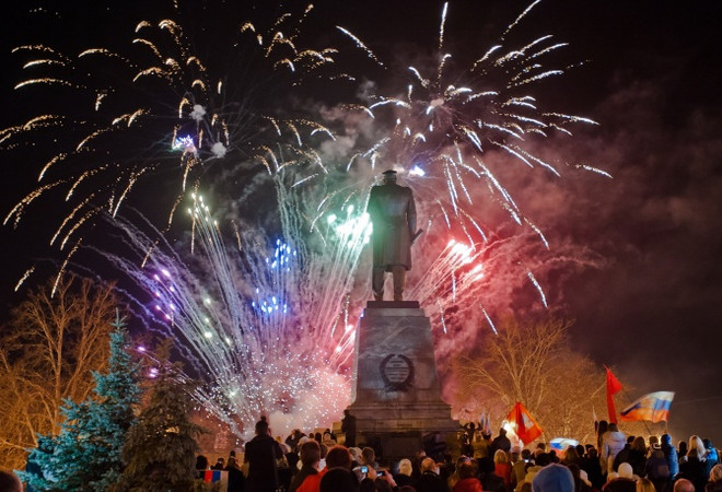 Nga và Crimea tưng bừng bắn pháo hoa ăn mừng sáp nhập ảnh 7