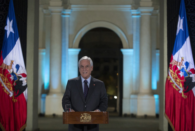 Tổng thống Chile Sebastian Pinera. (Nguồn: AFP/TTXVN) Chính phủ Chile đối thoại với đại diện phong trào biểu tình ảnh 1