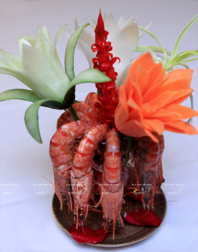 Đắm mình trên du thuyền để khám phá kỳ quan Vịnh Hạ Long ảnh 14