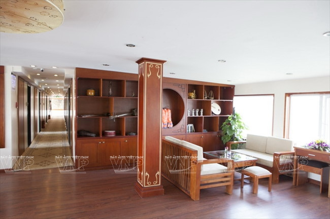 Đắm mình trên du thuyền để khám phá kỳ quan Vịnh Hạ Long ảnh 7